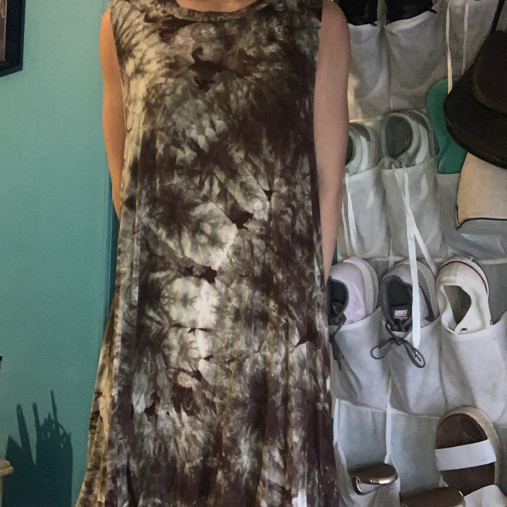Tinley Road tie dye midi dress